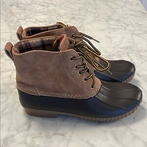 Mission 200 Tan and Brown Duck Boots with flannel inside Women’s Size 6